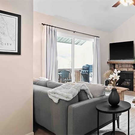 Cozy Top Floor Condo With Mountain Views Парк-Сити Экстерьер фото