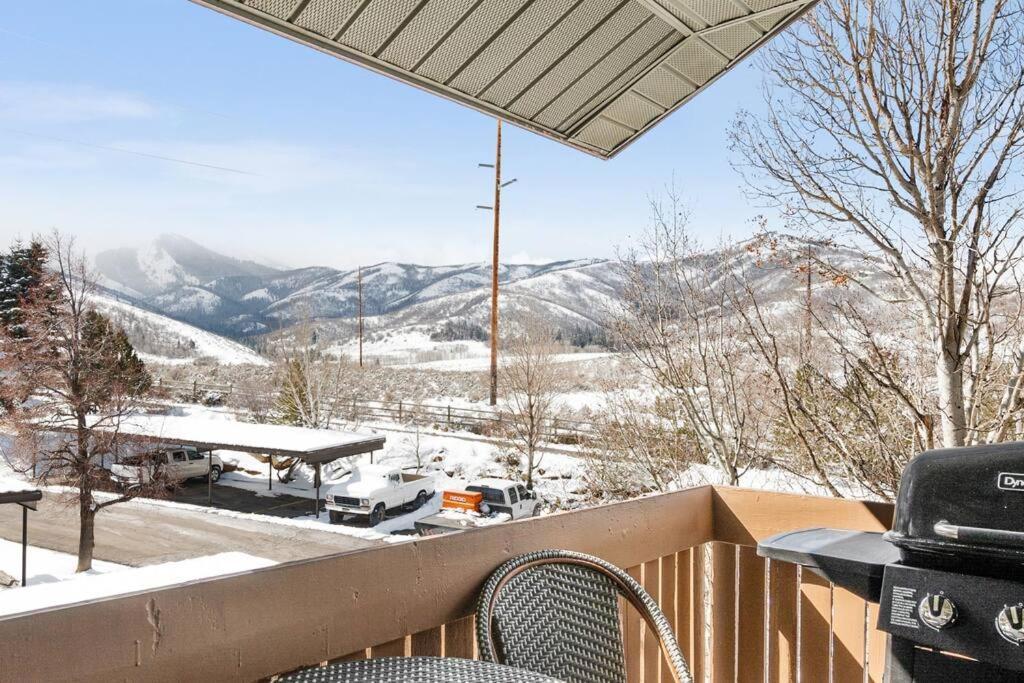 Cozy Top Floor Condo With Mountain Views Парк-Сити Экстерьер фото